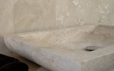 Eckiges Travertin Waschbecken beige Modell Tablo