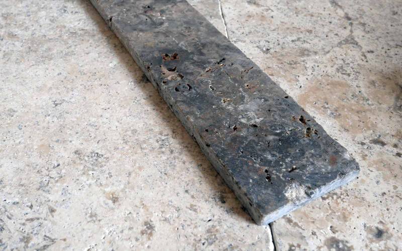 Naturstein Sockelleiste Travertin Silver grau getrommel